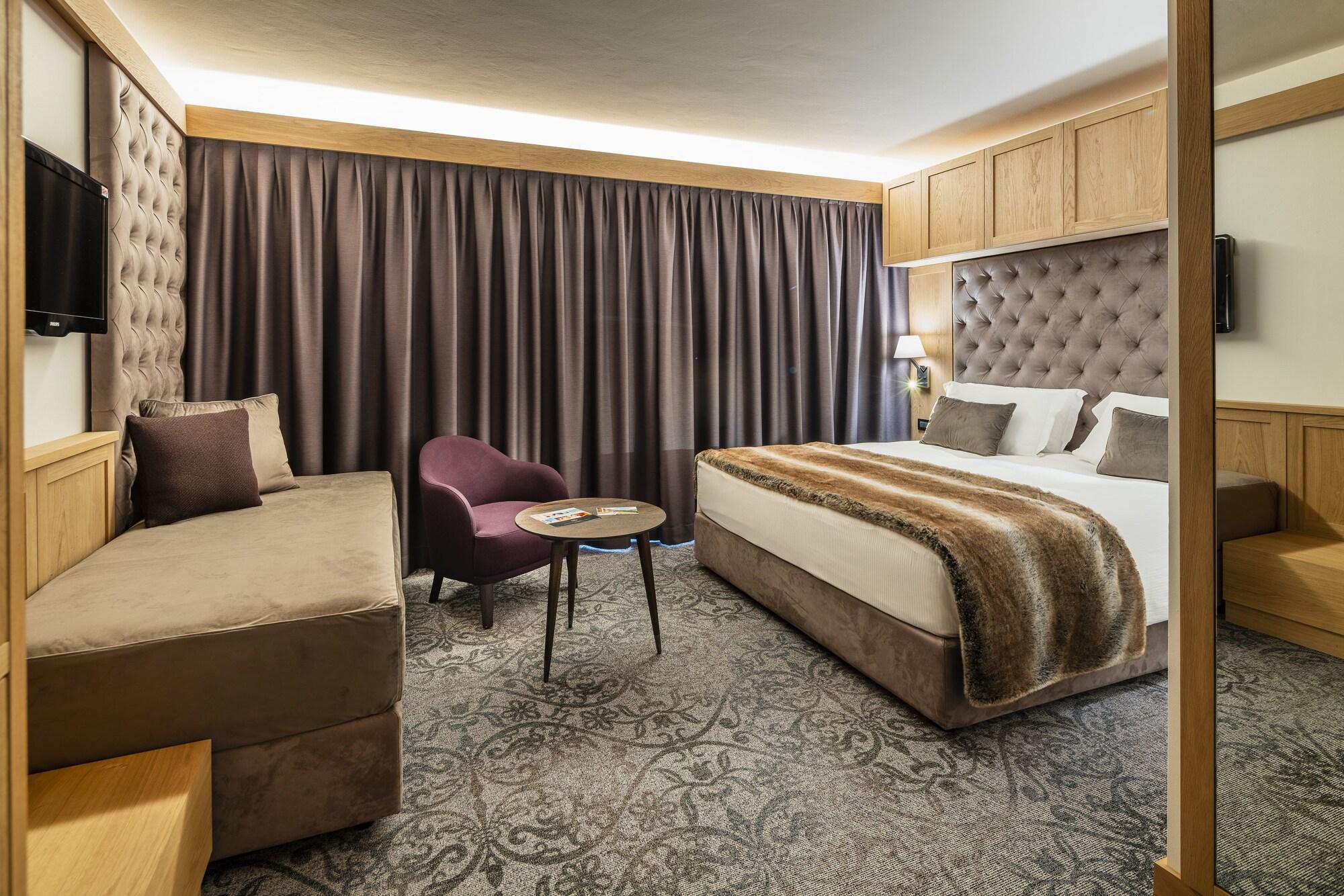 Hotel Lajadira & Spa Cortina dʼAmpezzo Eksteriør billede